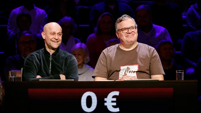 Rateteam-Kapitän Elton mit Schauspieler und Drehbuchautor Jürgen Vogel.