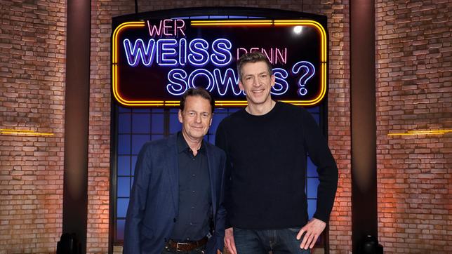 Treten bei "Wer weiß denn sowas?" als Kandidaten gegeneinander an: Der Sportjournalist, Fernsehmoderator und ehemaligen Eiskunstläufer, Rudi Cerne und den Fernsehmoderator Steffen Hallaschka.