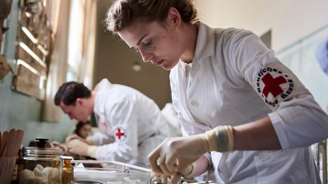 Anni und ihr Mann Artur arbeiten gemeinsam im Krankenhaus.