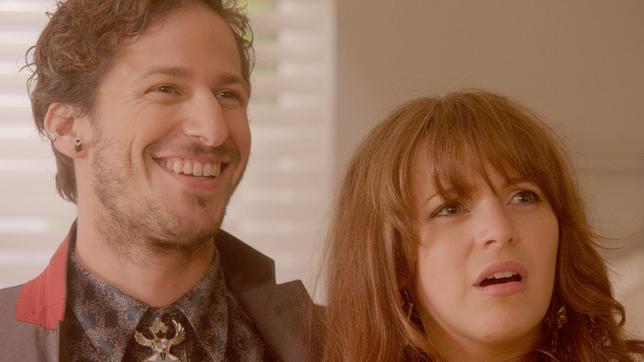 Cuckoo: Rachel (Tamla Kari) und Cuckoo (Andy Samberg)