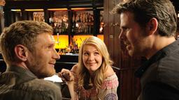 Dating Daisy: Markus (Steffen Groth), sein Kumpel Samson (Matthias Gall) und Daisy (Tina Amon Amonsen) feiern