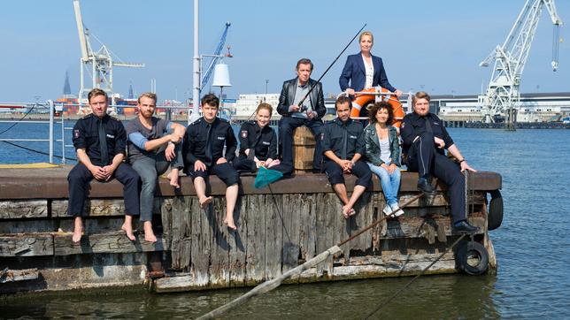 Das Großstadtrevier-Team: Piet Wellbrook (Peter Fieseler), Mads Thomsen (Mads Hjulmand), Daniel Schirmer (Sven Fricke), Nina Sieveking (Wanda Perdelwitz), Dirk Matthies (Jan Fedder), Paul Dänning (Jens Münchow), Frau Küppers (Saskia Fischer), Harry Möller (Maria Ketikidou), Hannes Krabbe (Marc Zwinz).