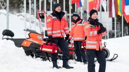 Für das Team waren es teils eisige Szenen im tief verschneiten Thüringer Wald und in Erfurt. Gedreht wurde auch im fiktiven Johannes-Thal-Klinikum in Erfurt. Für „Die jungen Ärzte“ wird es sportlich: Julia Berger (Mirka Pigulla), Ben Ahlbeck (Philipp Danne) und Dr. Elias Bähr (Stefan Ruppe) sind als Wettkampfärzte bei der Biathlon Junioren-WM in Oberhof eingesetzt und versorgen dort die Nachwuchssportler.