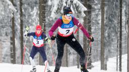 Ein spannendes Rennen auf der Sprintstrecke in Oberhof. Klara Wegner (Caroline Cousin, r. mit Komparsin) ist ganz vorne mit dabei.