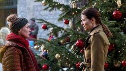 Zwischen den beiden Schwestern Christine Schremmer (Julia Thurnau) und Silke Wegner (Julia Malik) herrscht eine beklemmende Stimmung.