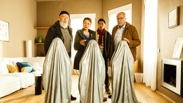 Reinhard Bielefelder (Bill Mockridge), Vicky Adam (Katja Danowski), Hui Ko (Aaron Le) und Klaus Schmitz (Hartmut Volle) ermitteln in der Kunstszene.