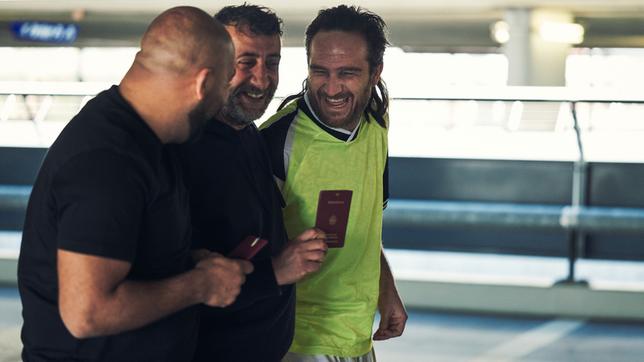 Die Gangster Stulle (Frederick Lau), Keko (Kida Khodr Ramadan) und Barro (Veysel Gelin) sehen sich schon auf der Reise in die Freiheit.