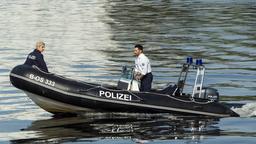 Marlene Weber (Oska Borcherding) und Fahri Celik (Hassan Akkouch) auf dem zu einer Zeugin.