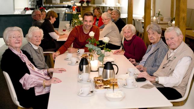 Anny Hamm, Ilse Karsch, Kai Pflaume, Lilo Bredthauer, Hedwig Slomp, Willi Passmann.