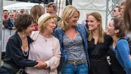 Rote Rosen Fantag 2016 Anja Franke ("Merle"), Madeleine Lierck-Wien ("Erika"), Anne Moll ("Nora"), Leonie Landa ("Edda") und Samantha Viana ("Eliana")