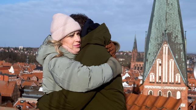 Einmal mehr ist es Leo (Daniel Hartwig), der für Katrin (Nicole Ernst) da ist.