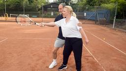 Sandra (Theresa Hübchen) und Mathias (Makke Schneider) können nach kurzer Anlaufzeit gelöst miteinander umgehen