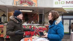 Theo (Frederic Böhle) und Henri (Cecil von Renner) müssen festestellen, dass das "Street Catering" ihrer Kasse ein dickes Minus beschert hat.