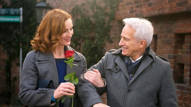 Thomas (Gerry Hungbauer) freut sich, Gunter in der Gunst um Sandra (Jutta Fastian) ausgestochen zu haben.