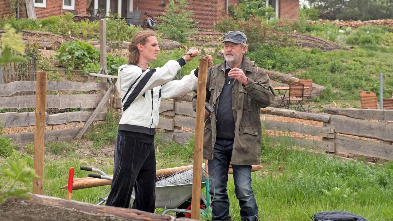 Wider erwarten versteht sich Bruno (Wolfgang Häntsch) gut mit Anton (Jean-Luc Caputo).