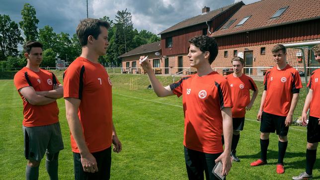 Wird Finn (Lucas Bauer, 2) angesichts der Diskriminierung offen zu Nici stehen? (Mit Dustin Piet Lange), Patrick (Jan Hille, 3), Bjarne Norden (3), Jonah Malte Hausen (2) und Tim-Luca Voigt)