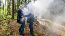 Die Aldagund von Lohenstein-Erscheinung: Zwischen Alfons (Sepp Schauer, r.) und André (Joachim Lätsch, l.) fliegen die Fetzen.