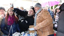 Sturm der Liebe Weihnachtsmarkt 2015 München Sendlinger Tor: Joachim Lätsch mit Fan