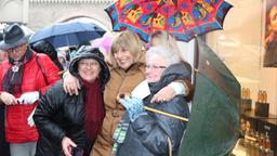 Sturm der Liebe Weihnachtsmarkt 2015 München Sendlinger Tor: Mona Seefried mit Fans