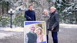 Alfons (Sepp Schauer) bekommt von Christoph (Dieter Bach) wegen des Wahlplakates einen Rüffel (mit Anje Hagen).