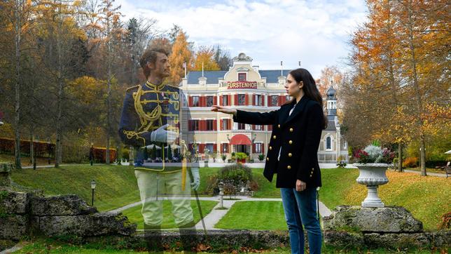 Denise (Helen Barke) hat eine Begegnung der besonderen Art.