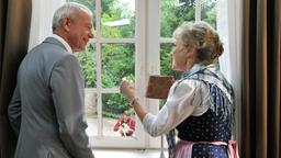 Sturm der Liebe - Folge 2085: Werner und Hildegard beobachten Nils und den Mops Drakon durchs Fenster