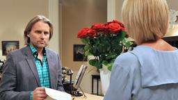 Sturm der Liebe - Folge 2088: Michael liest traurig einen Brief vor Charlotte