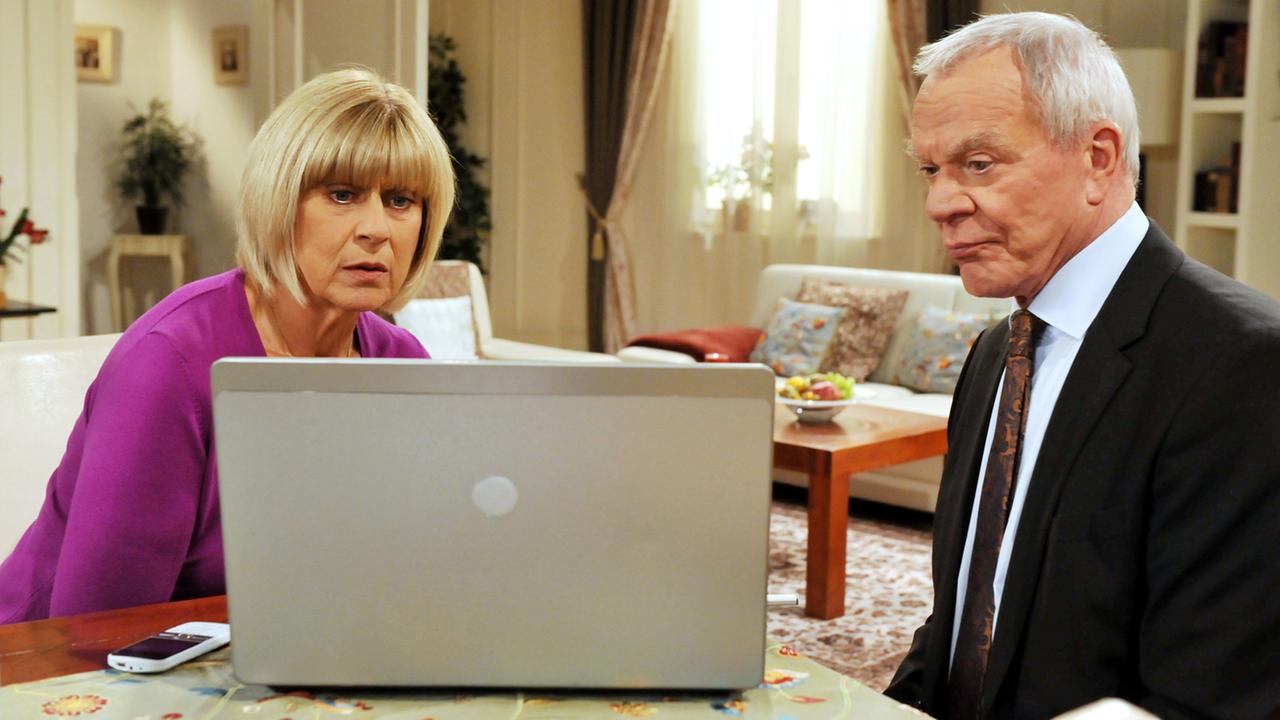 Sturm der Liebe Folge 2137 29.12.2014: Werner und Charlotte am Laptop