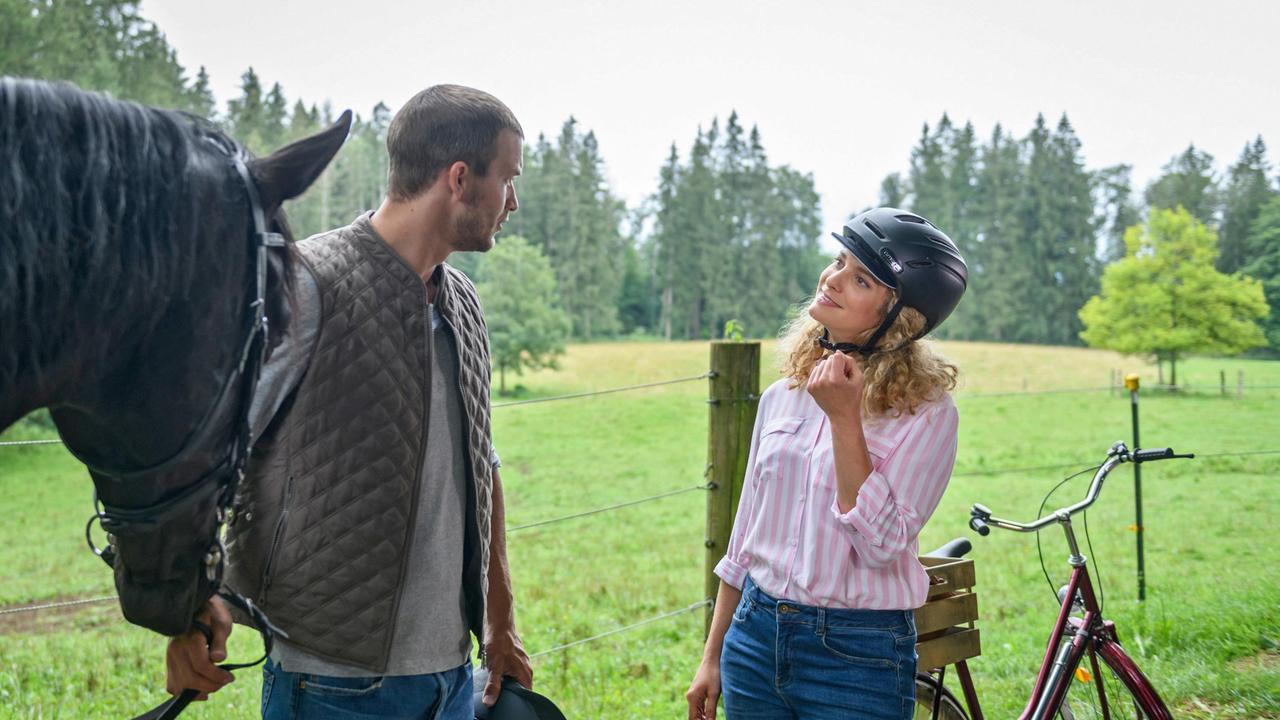 Franzi (Léa Wegmann) und Tim (Florian Frowein) verspüren insgeheim Wehmut.