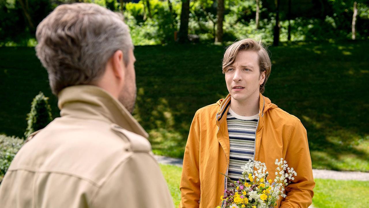 Gerrys (Johannes Huth) Wunsch überwältigt Erik (Sven Waasner).