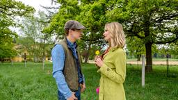 Jessica (Isabell Ege) bittet Viktor (Sebastian Fischer) um Untersützung.
