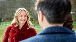 Jessica (Isabell Ege) macht Robert (Lorenzo Patané) und Eva (Uta Kargel) einen Vorschlag.