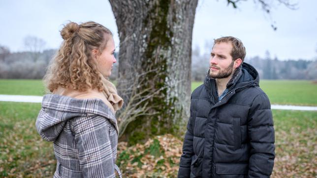 Maja (Christina Arends) kann ihr Geheimnis gegenüber Florian (Arne Löber) nicht preisgeben.