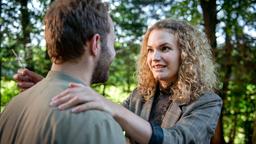 Maja (Christina Arends) will Florian (Arne Löber) in die USA begleiten.