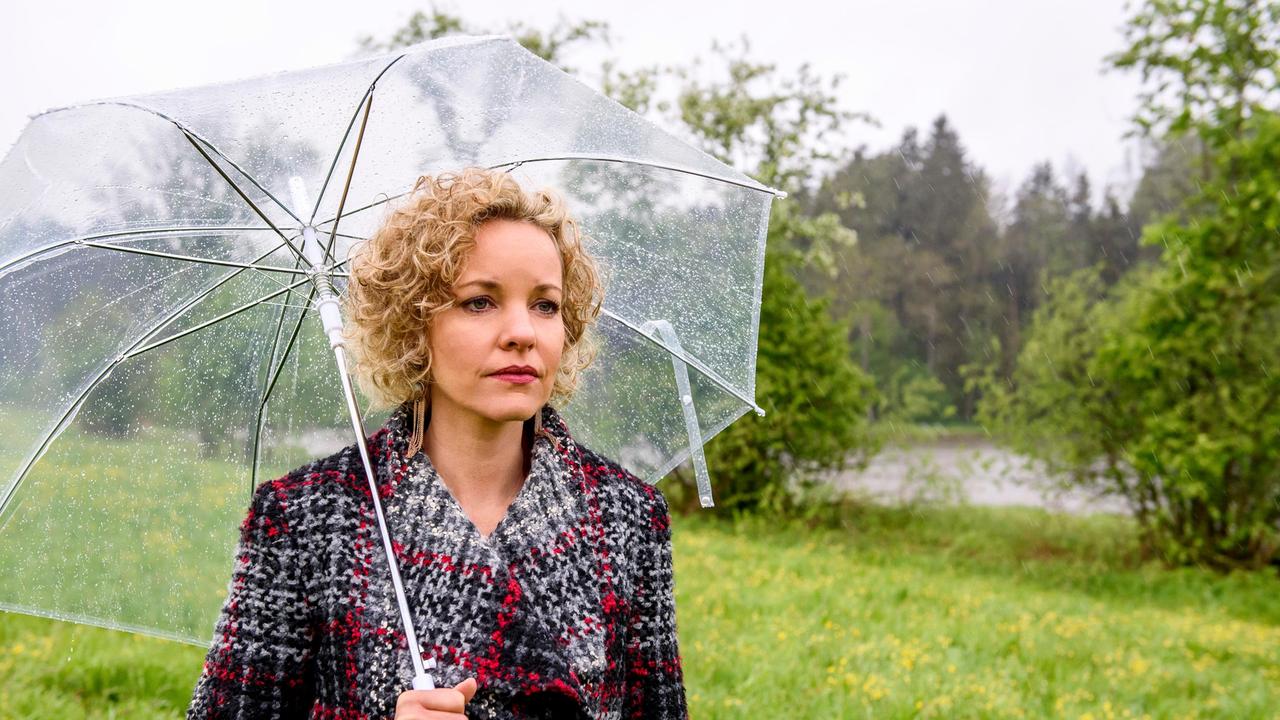 Natascha (Melanie Wiegmann) hadert mit ihren Gefühlen für Michael.