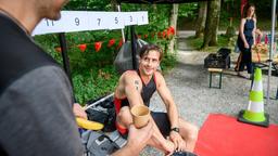 Paul (Sandro Kirtzel) ist sicher, dass er den Triathlon gewinnen wird.