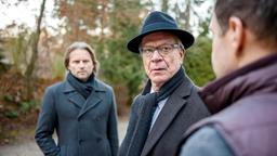 Werner (Dirk Galuba) spricht Nils (Floriann Stadler) auf seine Affäre mit Natascha an. Als Michael (Erich Altenkopf) plötzlich auftaucht.